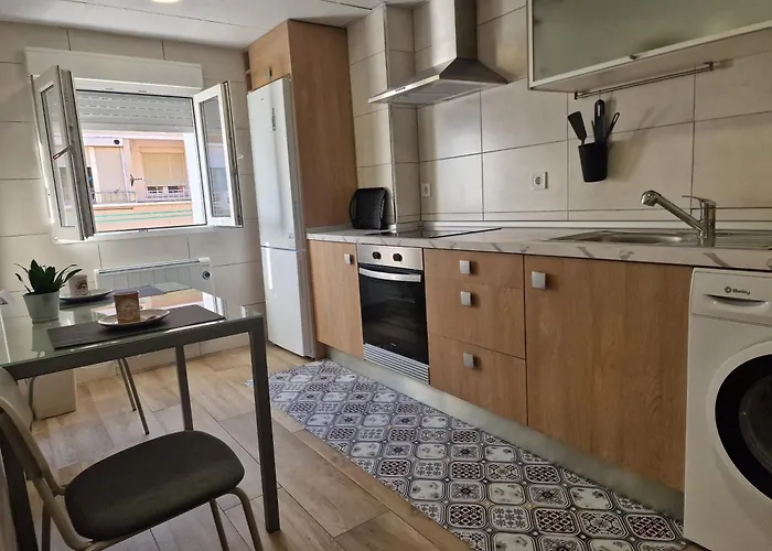 Pasarela Almozara & Parking Gratis דירה