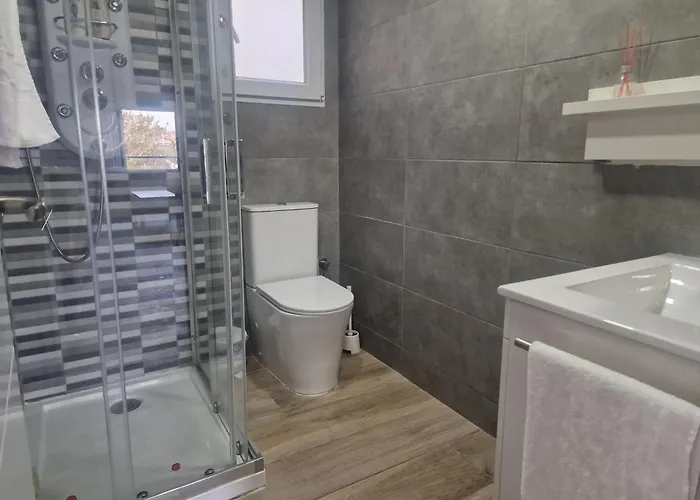 Pasarela Almozara & Parking Gratis דירה