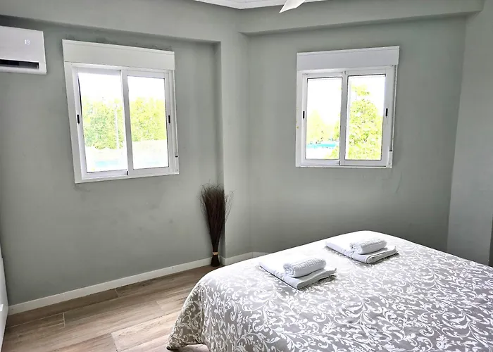 Pasarela Almozara & Parking Gratis דירה